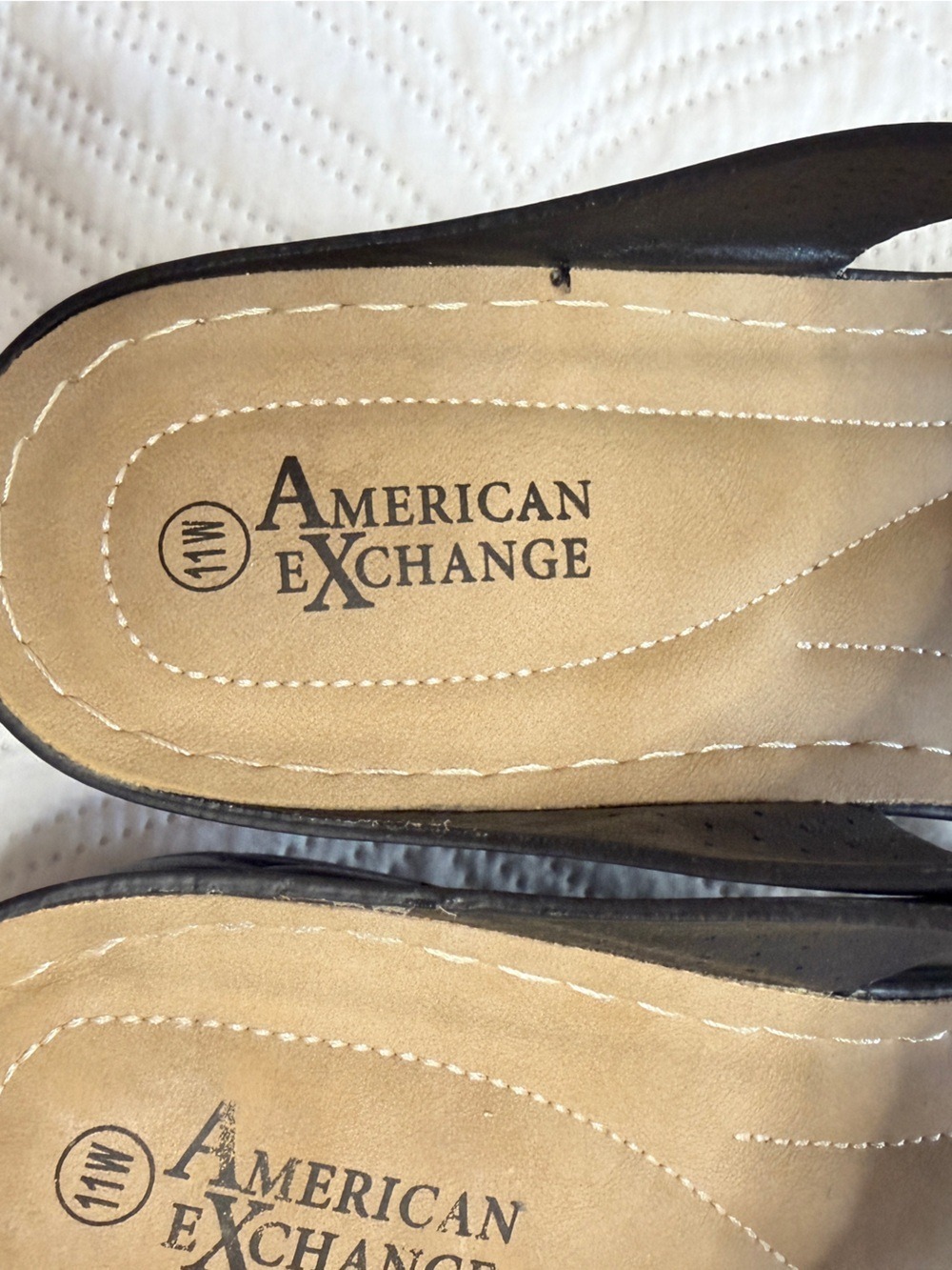 American Exchange Women’s Black Floral Toe-Ring Slide Sandals. Size 11 - Picture 6 of 7